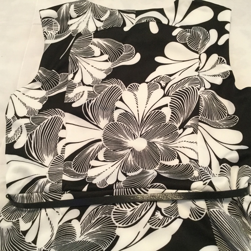 EnFocus Studio - Floral Print Dress - Picture 4 of 8